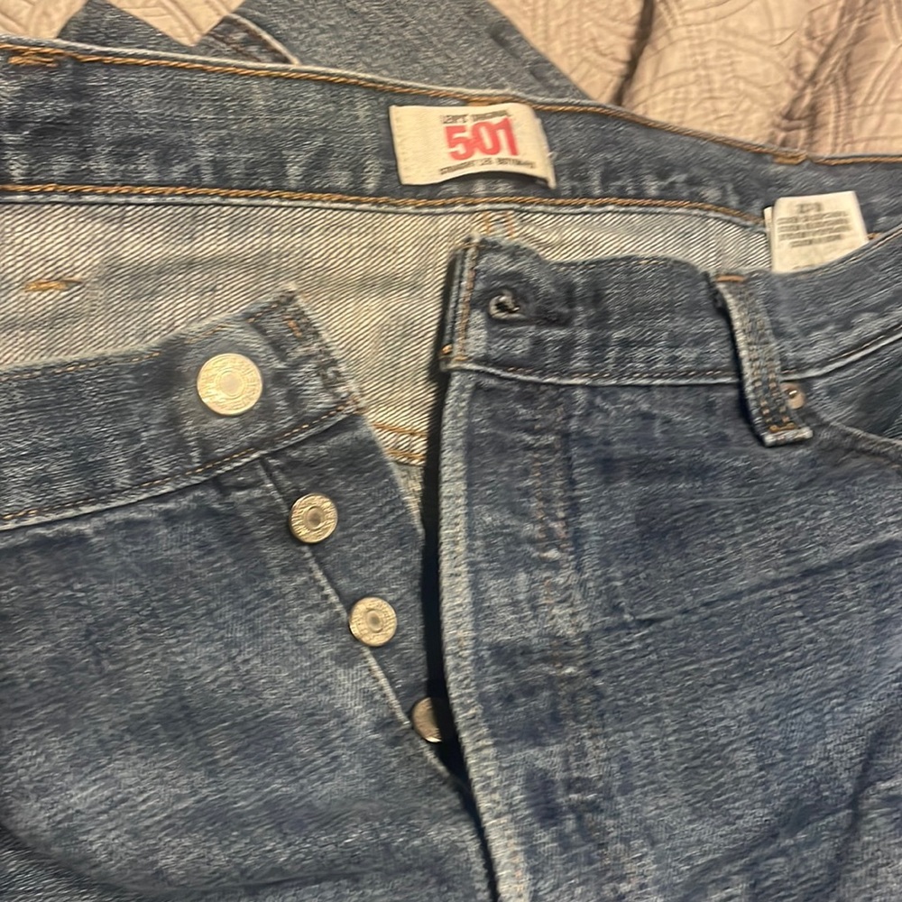 Levi 501 button Jeans SZ 40X32 mens GUC